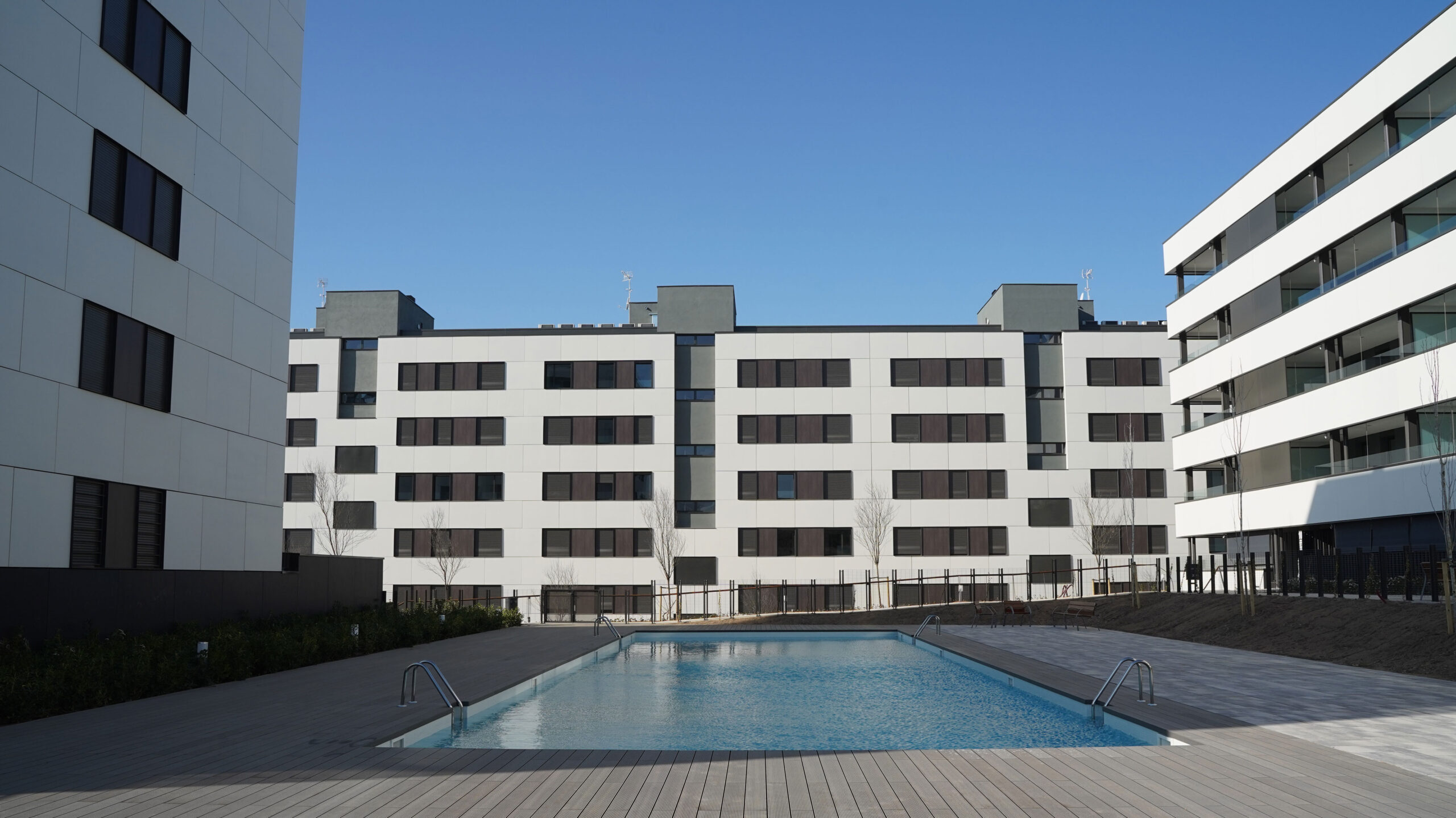 Promoció residencial amb piscina